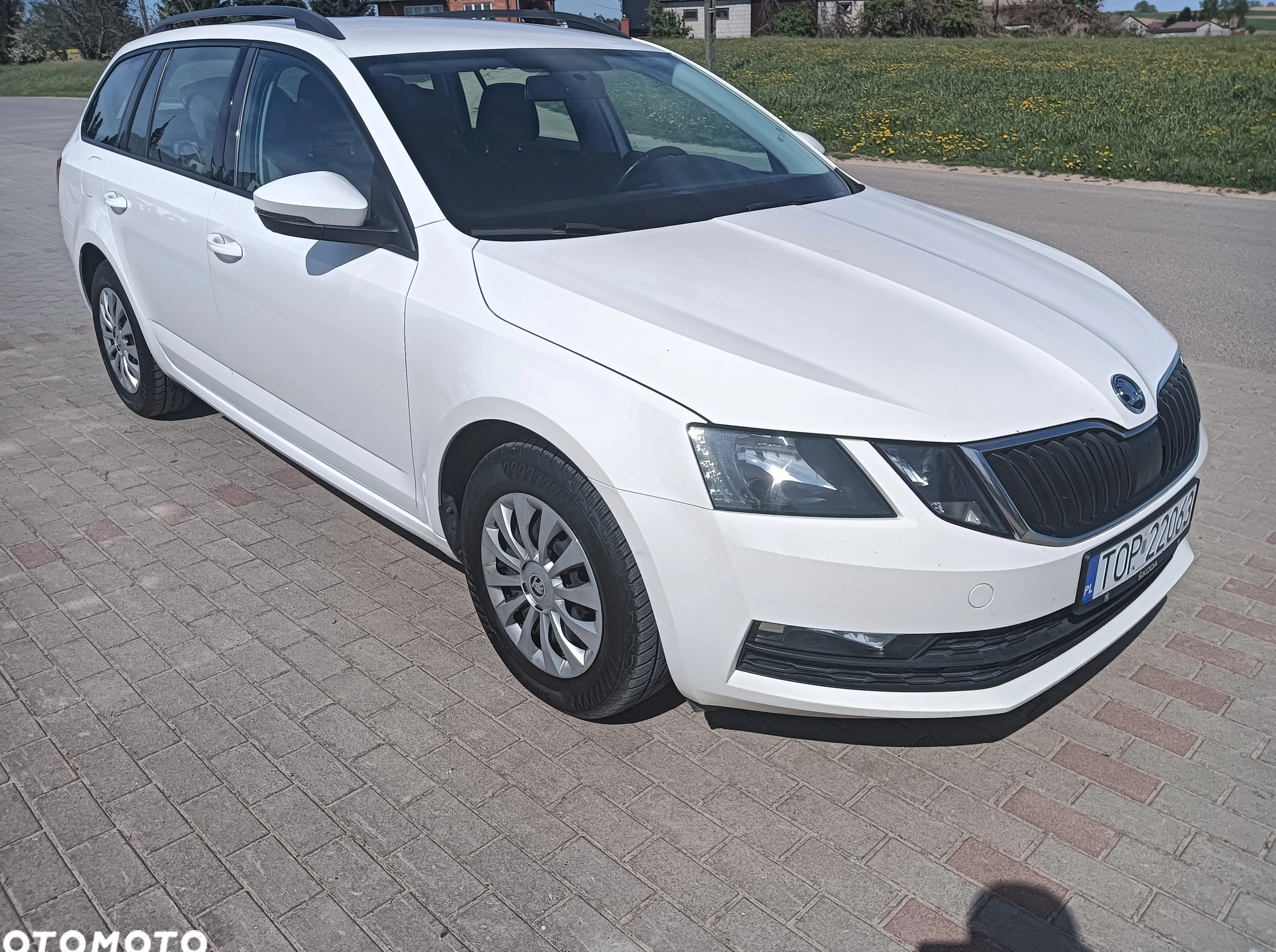 Skoda Octavia cena 40500 przebieg: 224000, rok produkcji 2019 z Opatów małe 37